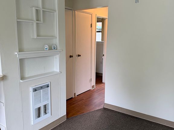 5th image of 100 Logan Ave S APT B