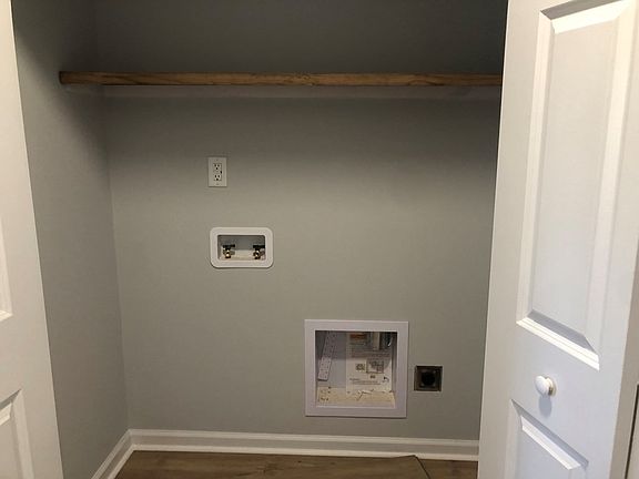 4th image of 2255 Dartmouth Dr