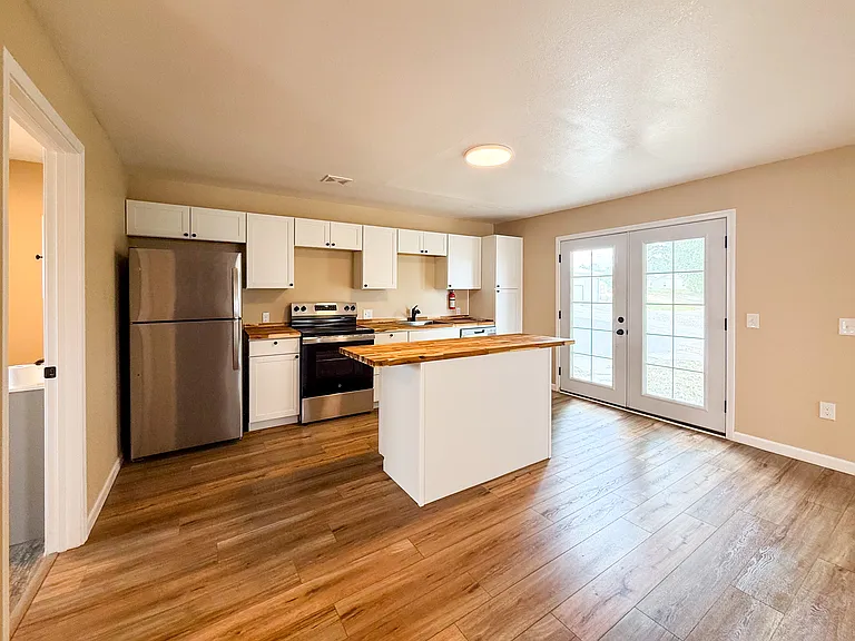501 E 2nd Ave #6 — Photo 22