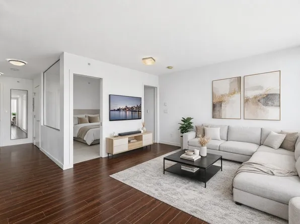 4818 Eldorado Mews #308, Vancouver, BC V5R 0B3
