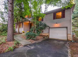 9 Bovanko Rd, Cream Ridge, NJ 08514