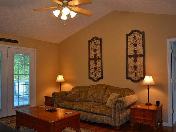 5th image of 1040 Carrington Ct