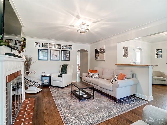 5th image of 5841 Kennedy Ave