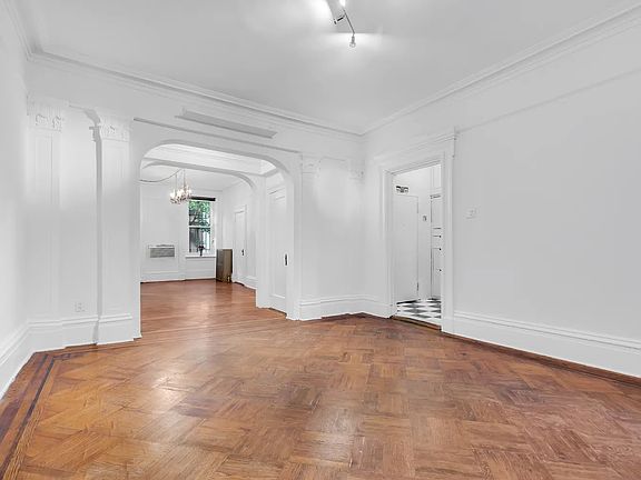 5th image of 265 E 7th St #No1
