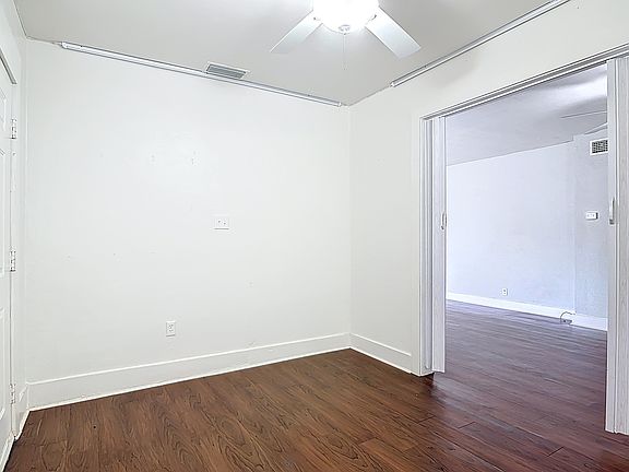 3rd image of 406 S Alabama Ave