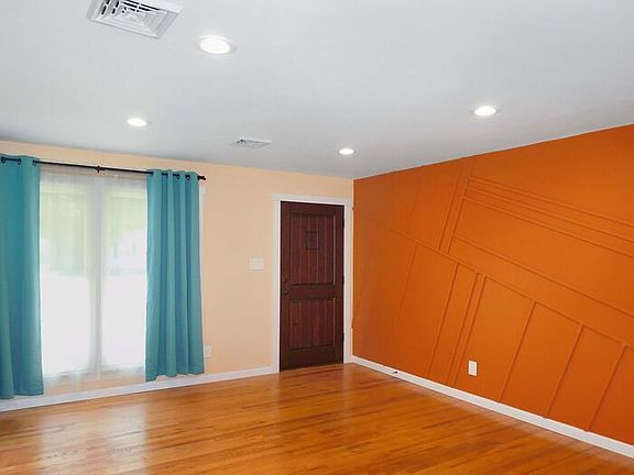 3rd image of 47980 Janet Ln