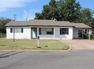 606 N Cedar Ave, Stroud, OK 74079