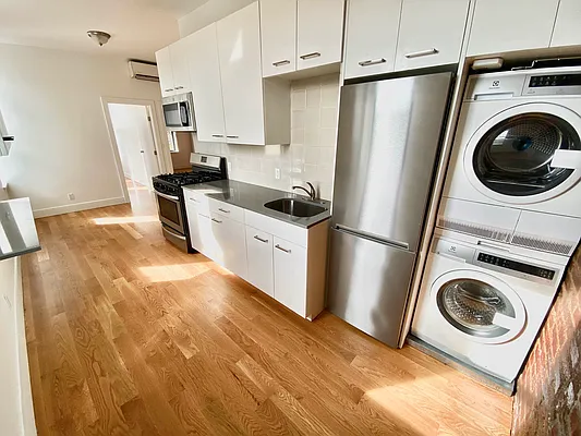 Rented by Papp Realty | media 1