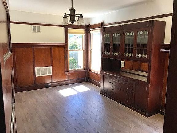 Large diningroom
