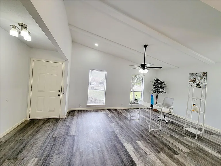 4637 Gleneagle St — Photo 3
