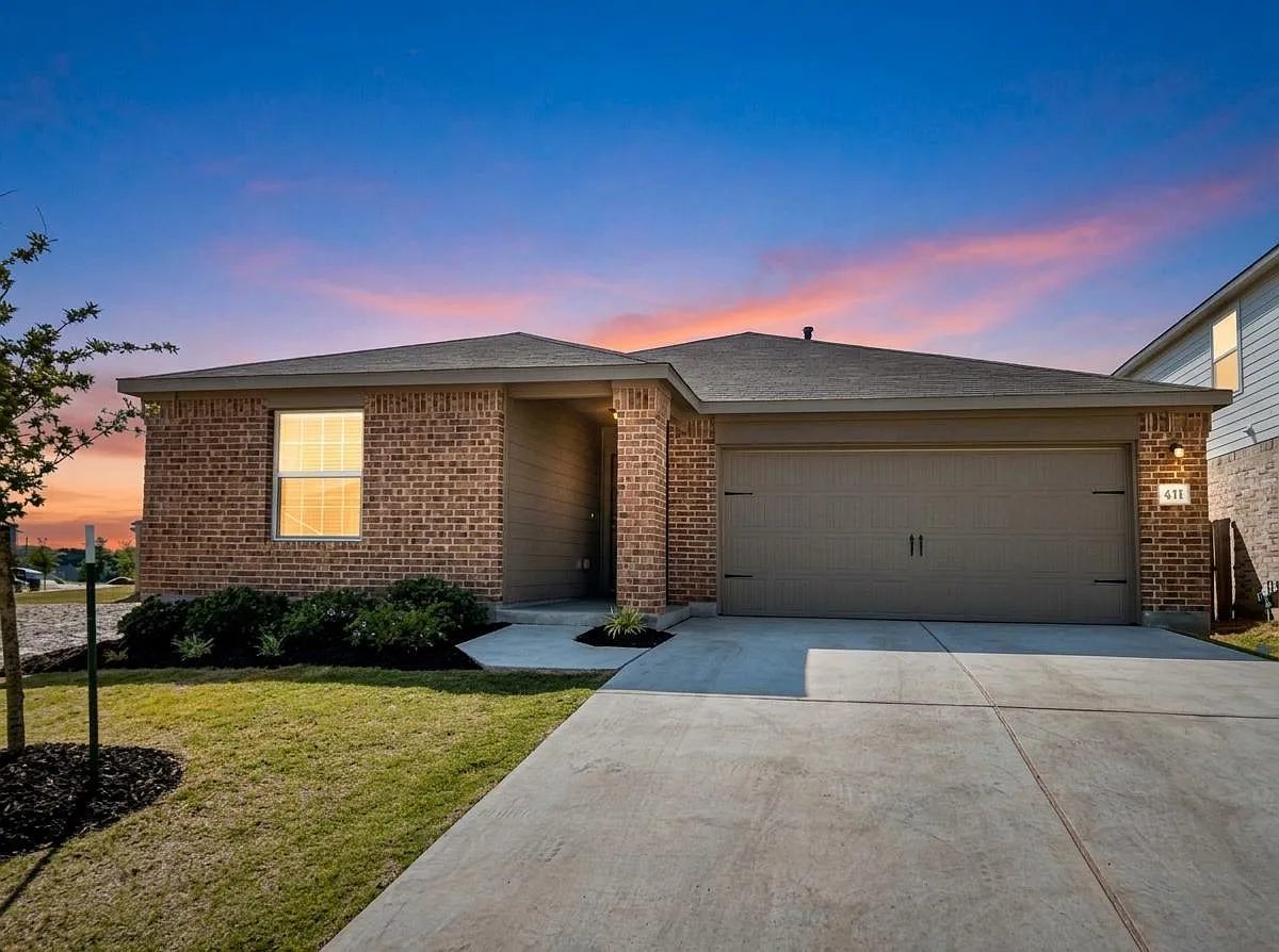 4 bed, 2.0 bath, 1662 sqft, $1,900 — Photo 2