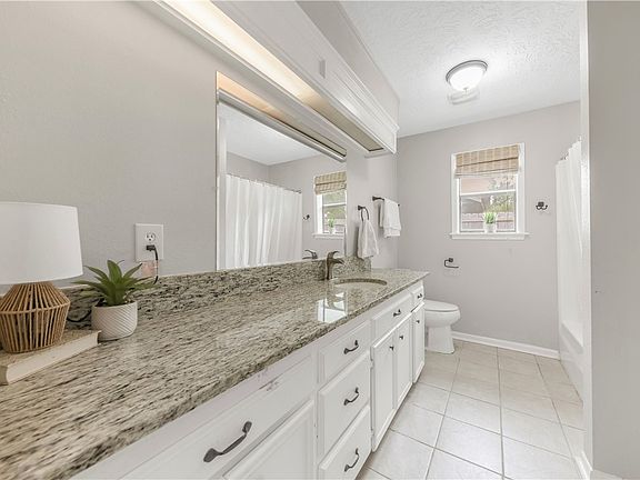 5th image of 2904 Adrienne Dr
