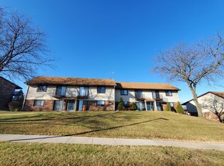 1371 Sunnyridge Rd., Pewaukee, WI 53072