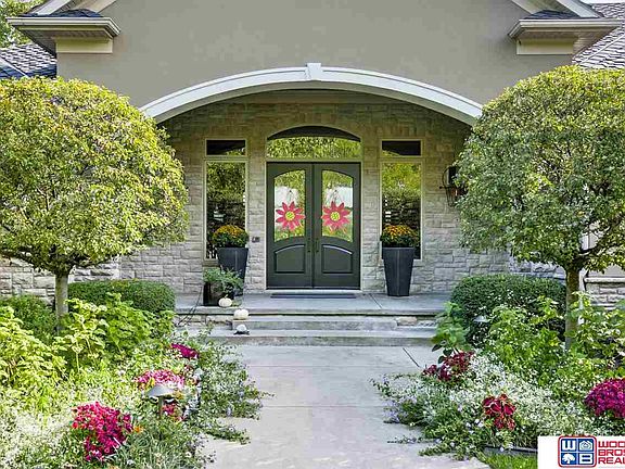 4th image of 9310 Thornwood Dr