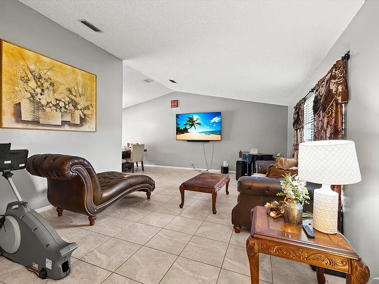 13482 Columbine Ave — Photo 5