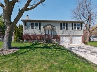 228 Dover Ct, Bloomingdale, IL 60108