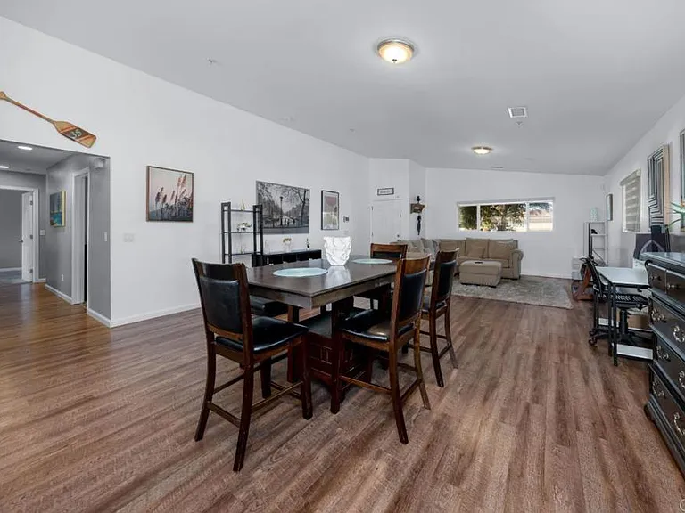2624 E 3rd St — Photo 15