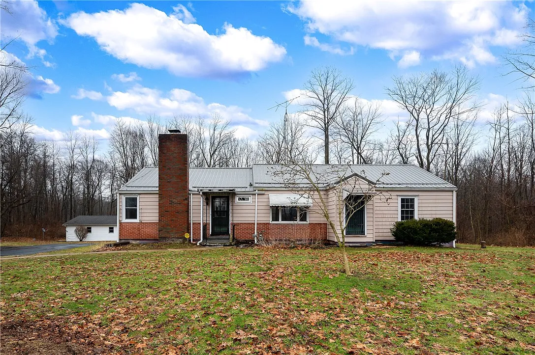 114 Hall Rd photo 1