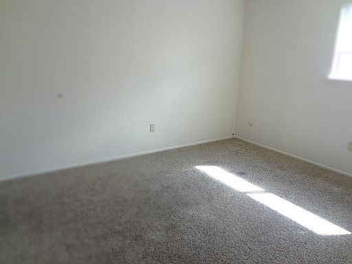 3rd image of 410 Illinois Ave APT D