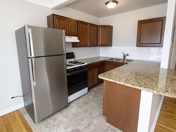 2nd image of 1531 Leyden St APT 102