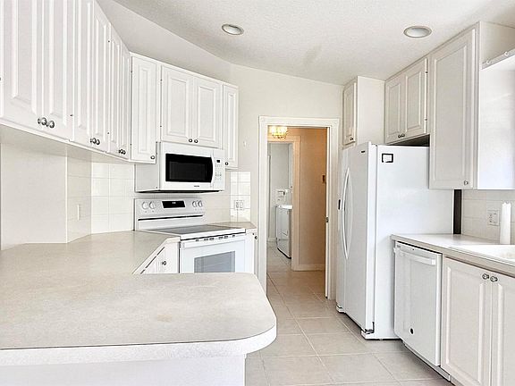 5th image of 7701 Pine Island Way