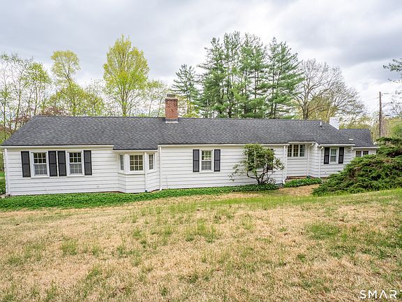 3rd image of 30 Hillsboro Dr