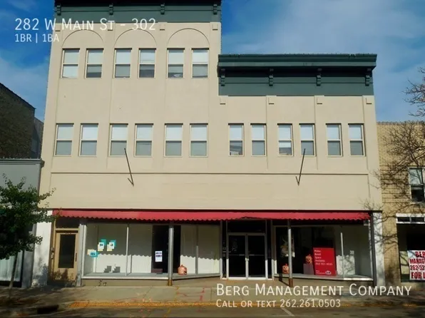 282 W Main St APT 302, Waukesha, WI 53186