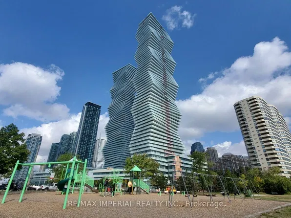 3883 Quartz Rd #3811, Mississauga, ON L5B 0M4