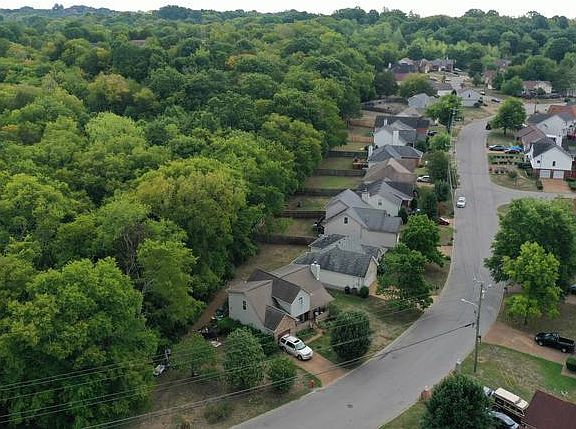 2nd image of 3116 Chateau Valley Dr