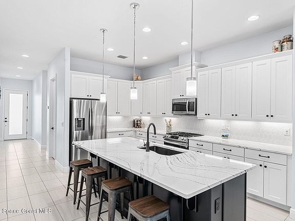 4th image of 2859 Avalonia Dr