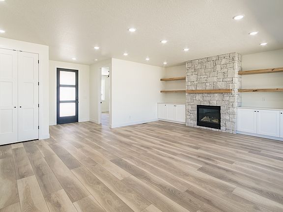 3rd image of 3322 W 250 S