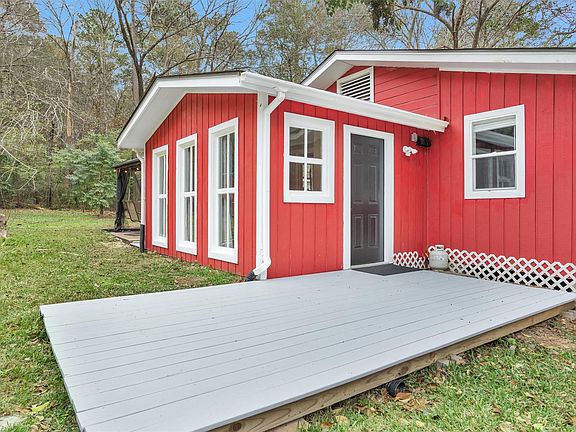 3rd image of 1607 E Pine Lake Cir