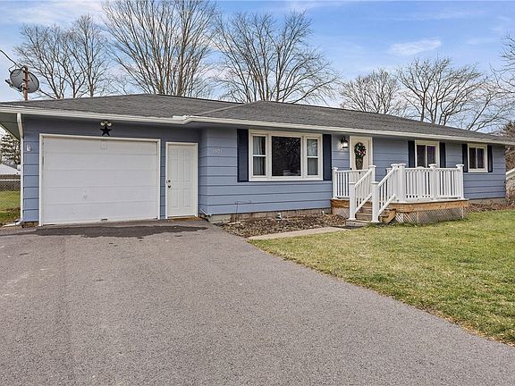 3rd image of 1971 Meadow Dr