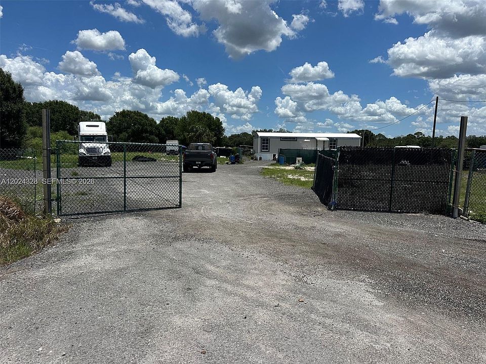 1st image of 625 N Quebrada St