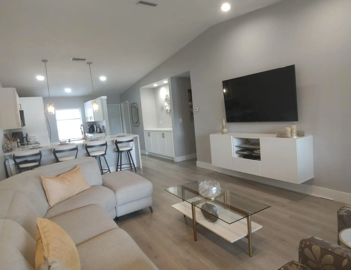 2 bed, 2.0 bath, 1022 sqft, $3,200 — Photo 4