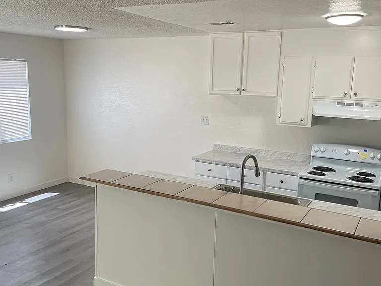 2208 Lemontree Way #2 — Photo 3