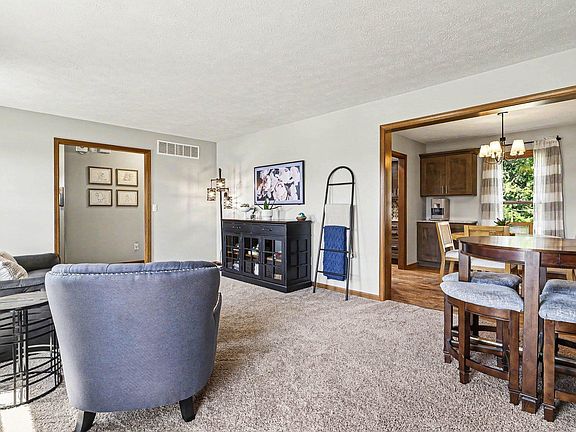 4th image of 18309 Burton Ct