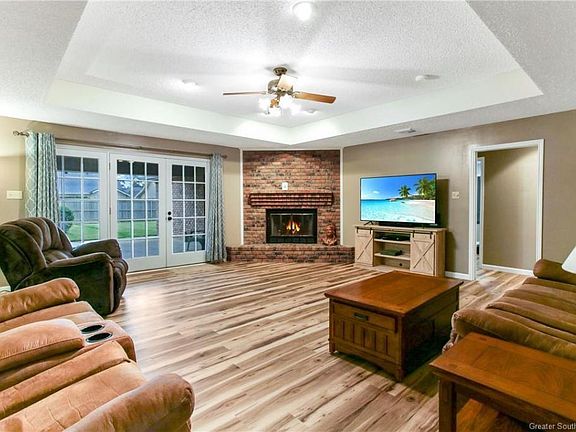 3rd image of 1503 N Covey Ln