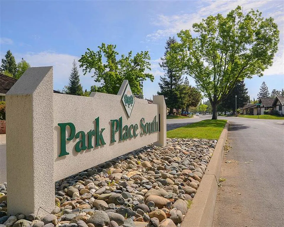 1200 Spruce Tree Cir photo 1