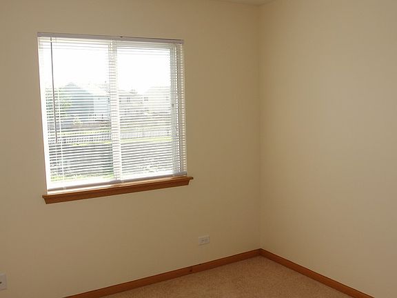 4th image of 2164 N Cheswick Ct