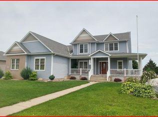 850 Pinnacle Dr, Lake Mills, WI 53551