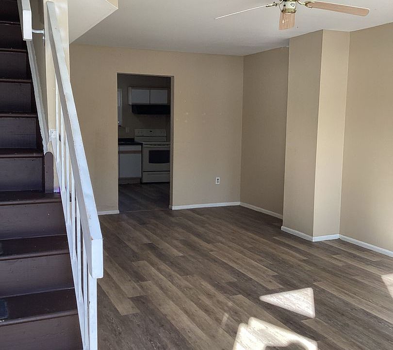 2nd image of 213 Briar Mills Dr