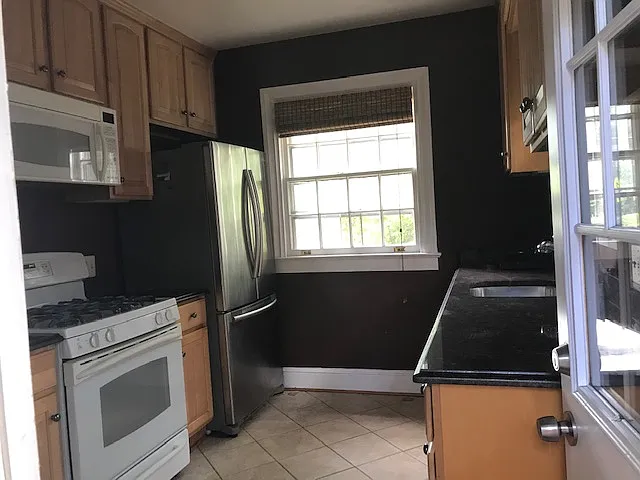 N Pershing Dr — Photo 6