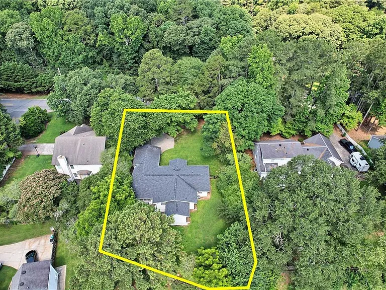 5772 Lilburn Stone Mountain Rd — Photo 41