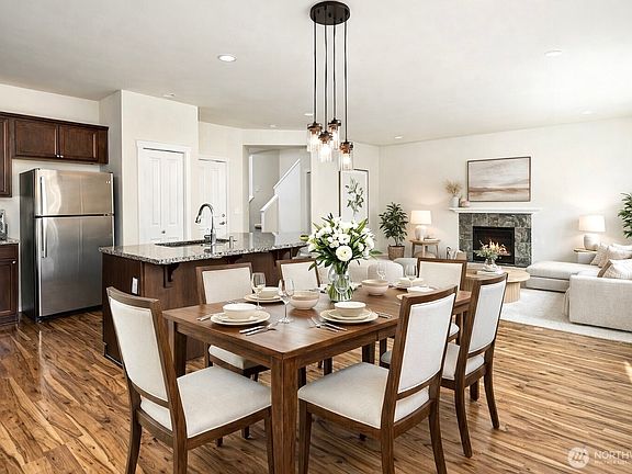 4th image of 2412 Burlwood Street NE
