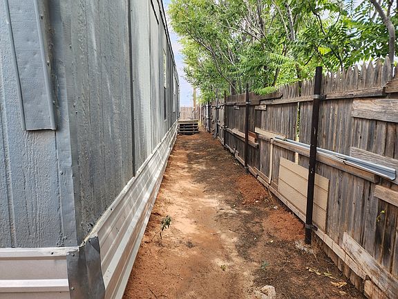 2nd image of 3544A W 15th St