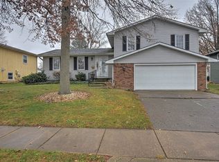 4508 N Adams Dr, Decatur, IL 62526