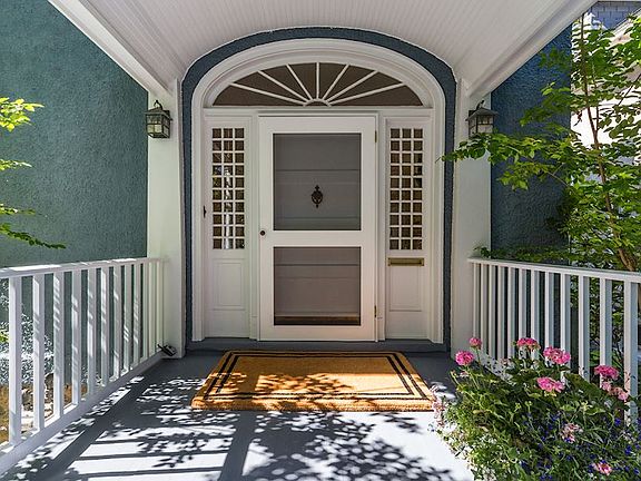 Lovely entry porch