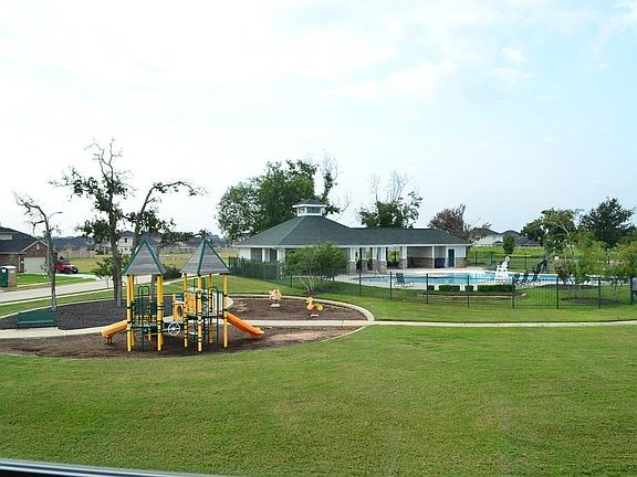 2nd image of 16911 Wedgeside Park Dr