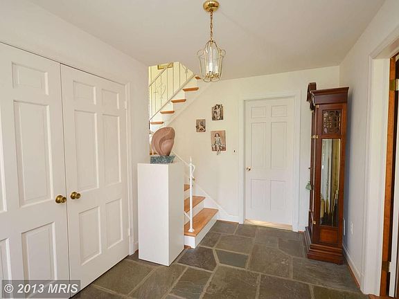 3rd image of 6201 Meadow Ct